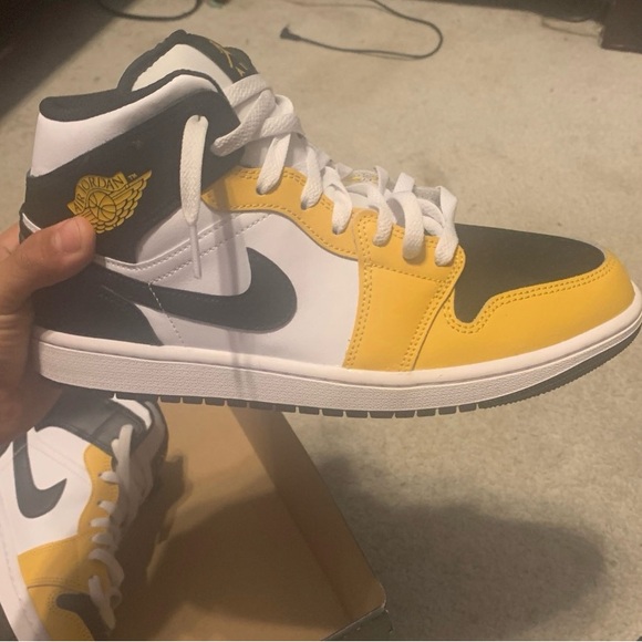 Air Jordan 1 Mid Yellow Ochre - Picture 3 of 6